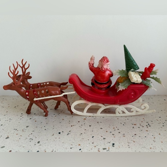 VTG Christmas Santa & Sleigh with‎ Deer Plastic Holiday Decor Made in Hong Kong - Picture 7 of 10